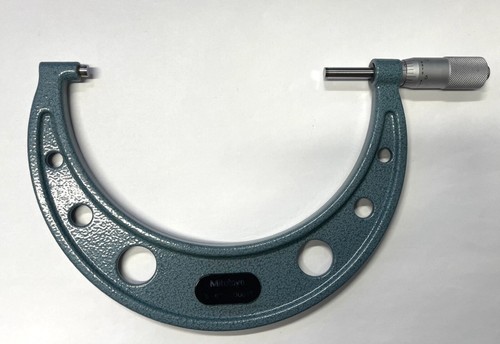 Mitutoyo 103-118 Outside Micrometer 5-6" Range, .0001" Graduation with Case - Picture 2 of 3