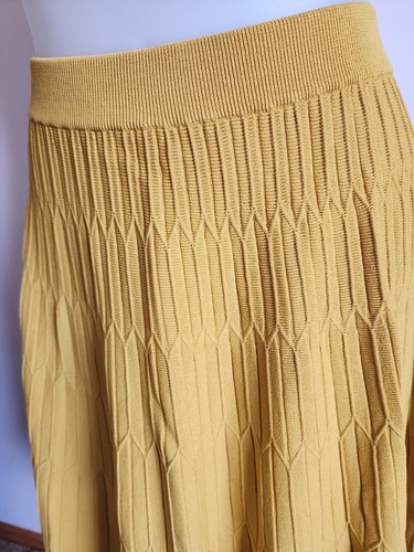 Review RE21SK051 Ladies Mustard Jolly Holly Knit Skirt Size 16 New - Picture 2 of 5