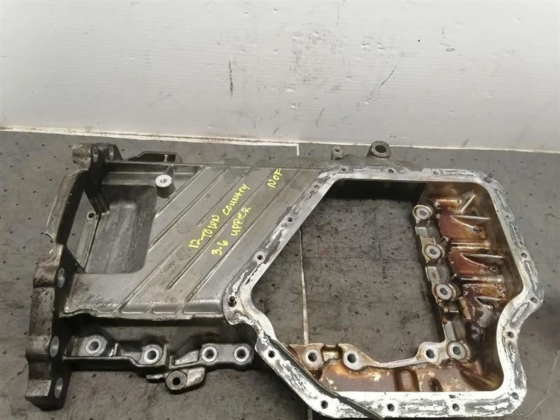 Cacerola de aceite 3,6 L superior para caravana 11-19 1358847 Foto 3 de 4