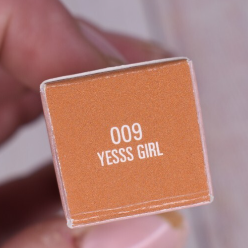 Kylie Yesss Girl 009 Hochglanz-Lipgloss 0,11 flüssige Unzen NEU Neu im Karton - Bild 6 von 7