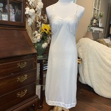 Vintage Richform Sissy 32 Nylon Full Slip Nightgown Lace Accents White