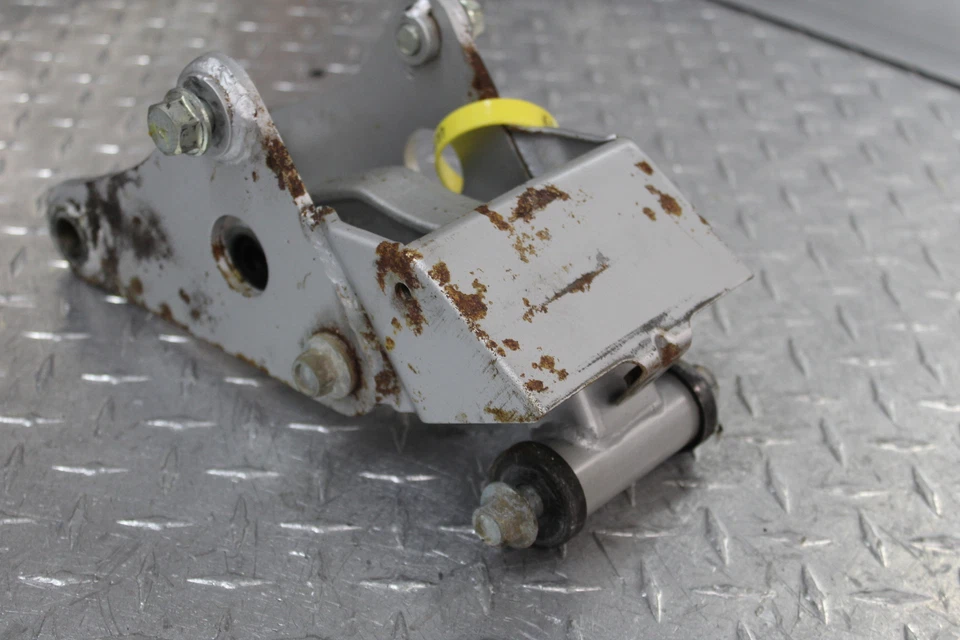 Suzuki GS550ESF 1985 dogbone trasero acoplamiento de amortiguador Foto 4 de 4