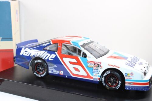 MARK MARTIN 1992 ACTION #6 MARTINSVILLE WIN VALVOLINE FORD /301 MADE XRARE! - Picture 4 of 10