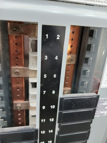 EATON PRL-1A 200 AMP MAIN BREAKER PANEL BOARD 42 CIR 3PH 4W 208 Y / 120 V ED3200 - Picture 11 of 18