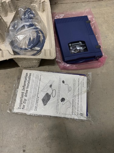 iomega Zip 100 External Disk Drive Parallel Port Model:10919 Box - 第 3/8 張圖片
