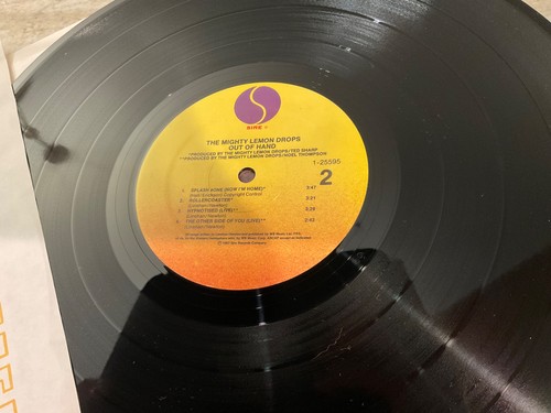 THE MIGHTY LEMON DROPS LP OUT OF HAND 1987  Sire ‎– 1-25595  NM/NM - Picture 3 of 3