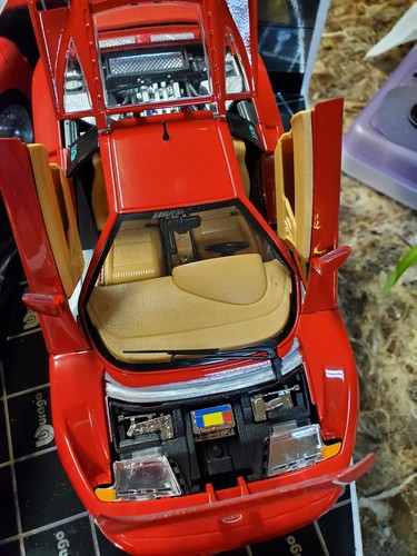 Burago Special Edition 1991 Red Bugatti EB 110 1:18 Collector's Model #3055. - Picture 4 of 10