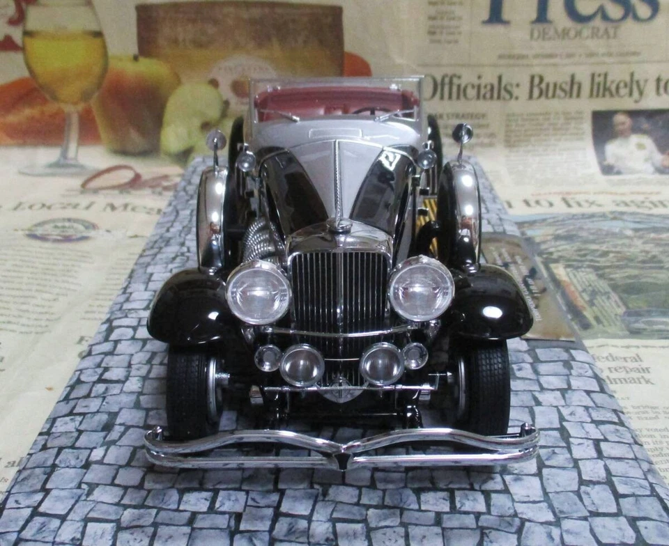 Minichamps PMA 118 1929 Duesenberg Model J Torpedo Convertible Coupe Black - Image 4 of 4