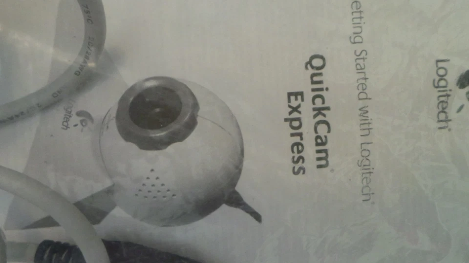 Logitech • USB V-UH9 Webcam w/Stand & Manual • Classic Pod Style White & Grey... - Image 3 of 3