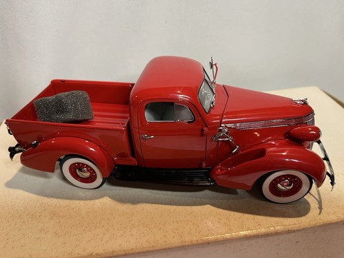 Danbury Mint 1:24 Scale Diecast 1937 Studebaker Red Pickup Truck w/ Title - Bild 2 von 24