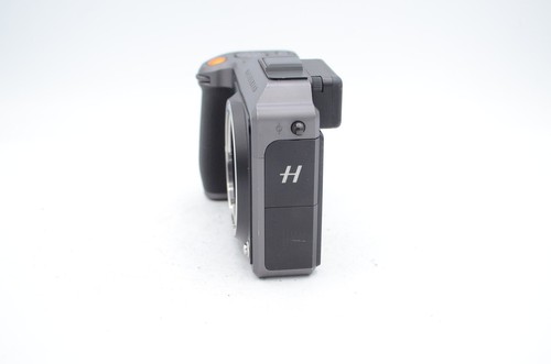 Hasselblad X1DII-50C Mirrorless Medium Format Camera Body With AC Charger and - Picture 2 of 8