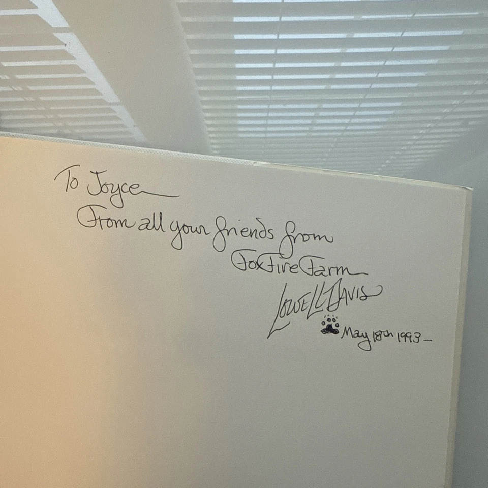 Vintage Signed 1st Ed. 1992 "The Book On Chickens" Lowell Davis SIGNED w/doodle! - Image 2 of 4