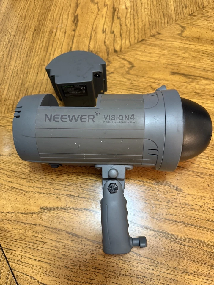 NEEWER Vision 4 300W luz estroboscópica flash estúdio externo - COMO ESTÁ - Imagem 4 de 4