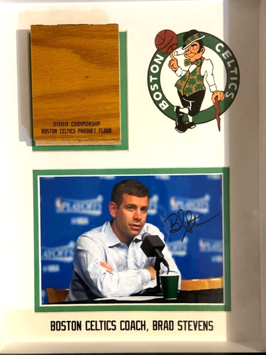 Boston Celtics Brad Stevens Signed Photo & Piece of Boston Garden Parkay Floor  - Foto 3 di 4