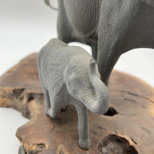 John Perry Elefant & Calf Scultpure Burwood Base ca: 8”H X 11”L X 8”B - Bild 3 von 12