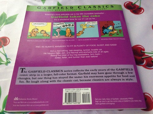 2 Vintage 1978 1982 GARFIELD Books Comics by JIM DAVIS HIS 1ST + 5TH BOOKS - Picture 9 of 12