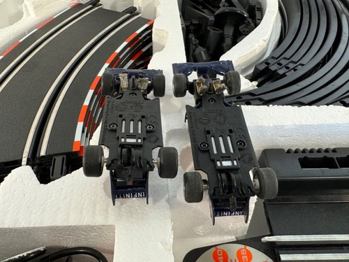Carrera GO !!! 62278 RedBull RB7 Racing Formula One Team World Champions - 2012 - Picture 16 of 21