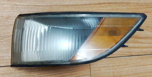 1989-1992 Dodge Colt Hatchback OEM Left Front Corner Light - Excellent Shape! - Foto 1 di 5