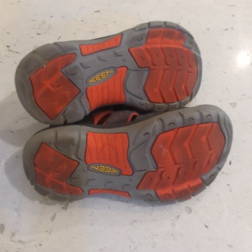 Keen H2 Gray Orange Sandals Water Shoes Big Kids Boys Girls Sz 13 - Picture 9 of 10