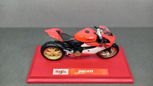 1/18 Maisto Ducati 1199 Superleggera 2014 - Foto 4 di 12