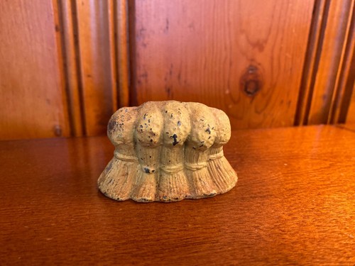Vtg Manoil Lead Figure Haystack Haybale Wheat Straw Sheaves - 2.75" - Picture 2 of 6