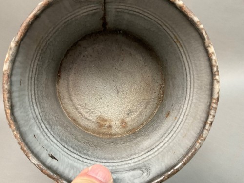 MINI PRIMITIVE GRAY AGATE GRANITEWARE FARMHOUSE VINTAGE BAIL HANDLED LIDDED POT - Picture 9 of 10