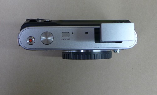 Nikon 1 J1 10.1MP Digital Camera- Silver, w/10mm Lens- 10-30mm lens is defective - Picture 7 of 12