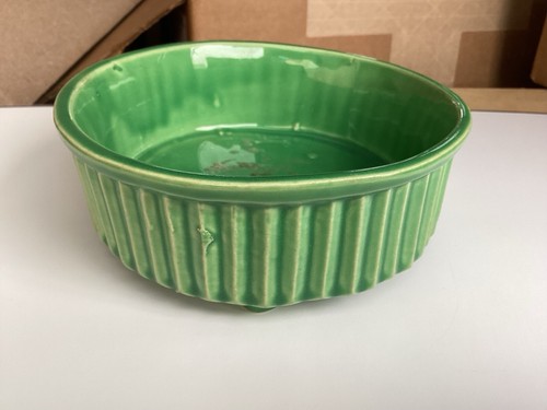 VINTAGE USA POTTERY GREEN GLAZED & RIBBED PLANTER (GB)