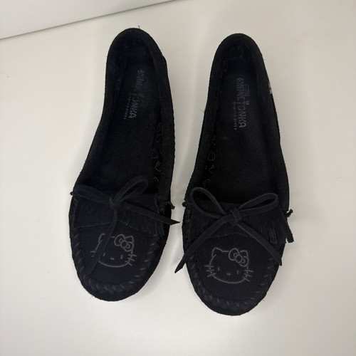 MinneTonka X Hello Kitty Black Moccasins size 7 US Suede Sanrio - Picture 6 of 6