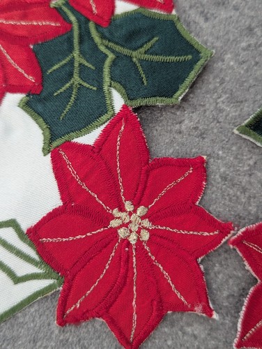 Peggy Wilkins Set of 6 Vintage Poinsettia Embroidered Christmas Placemats - Picture 5 of 24
