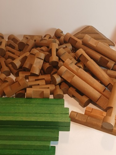 Tumble Tree Timbers 100 Pieces & Case Lincoln Logs Compatible  - Picture 3 of 7
