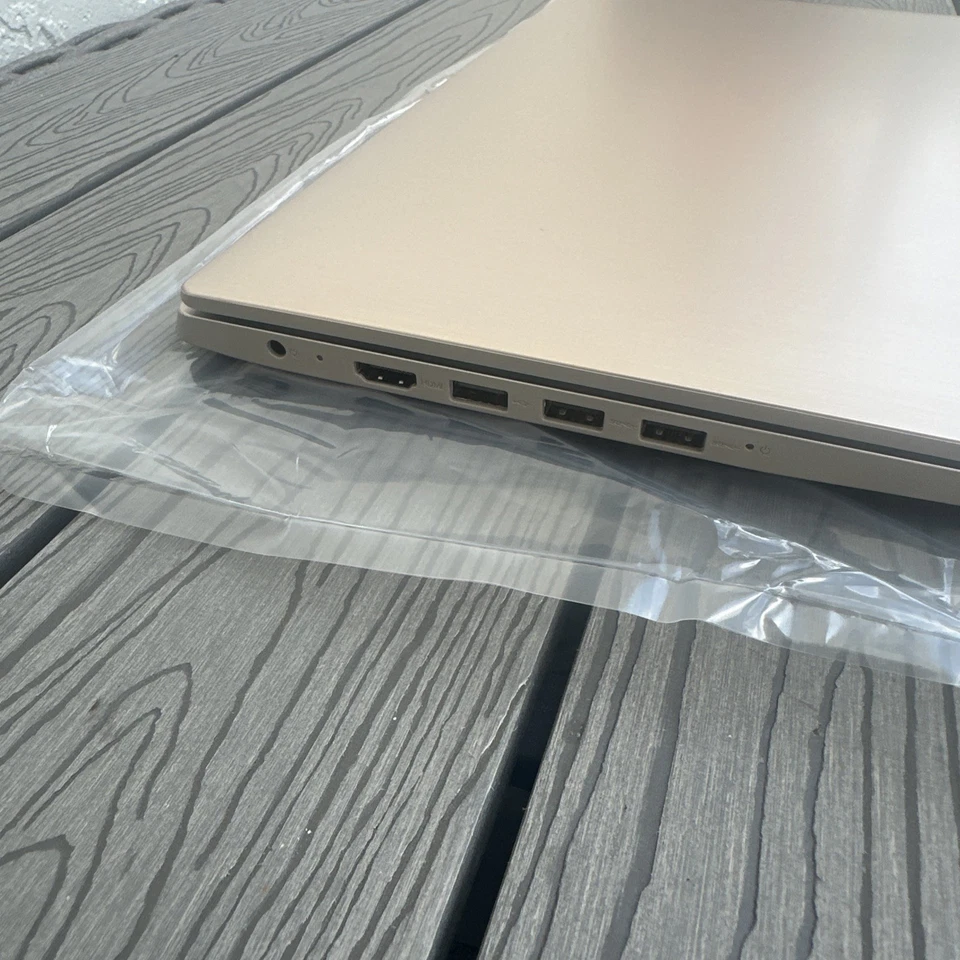 Lenovo IdeaPad 3 15.6", 256GB SSD, Intel Core i3 11th 3.0 GHz, 8GB Ram, Portátil  Foto 4 de 4