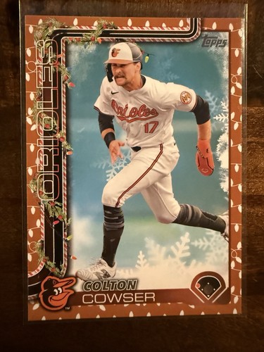 2025 Topps Holiday Gold Lights Parallelo COLTON COWSER H157 Orioles - Foto 1 di 4