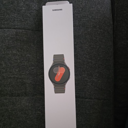 Samsung Galaxy Watch7 Bluetooth 40mm AI Smartwatch - Green *BRAND NEW & SEALED*