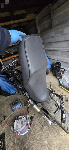 Kawasaki ZRX 1200 komplette Sitzbank. Standardbezug. Zrx1200r Daeg