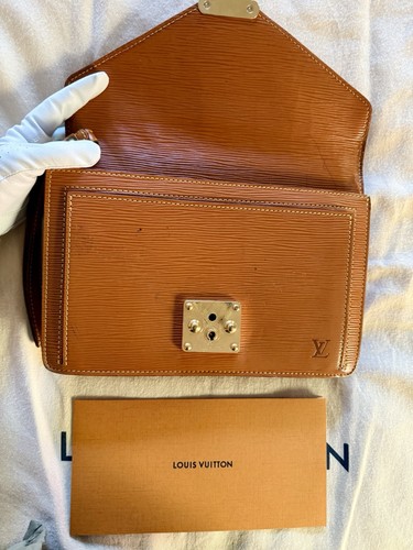 Louis Vuitton Epi Pochette Serie Dragonne Clutch Bag M52618 - Picture 12 of 19