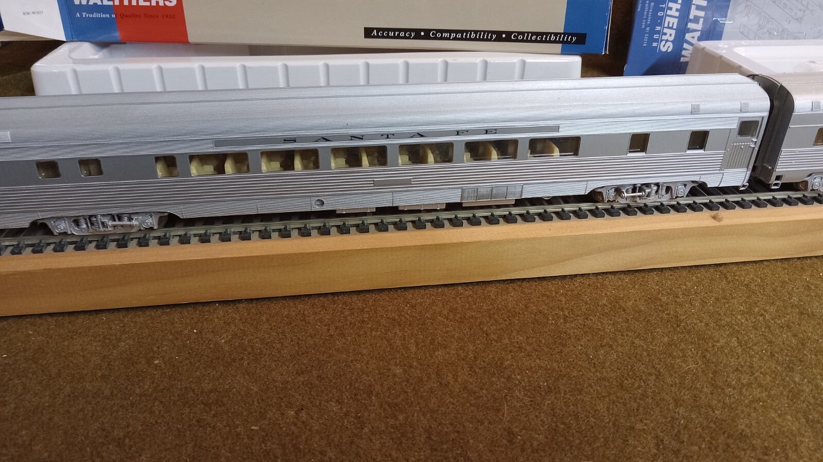 Walthers HO scale lot of 9 Santa Fe Super Chief passenger cars eBay