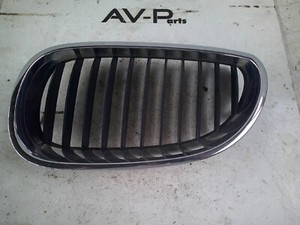 BMW 5er E60 E61 Frontstoßstange Niere Kühlergrill links 7065701