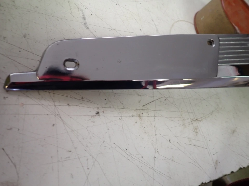 NOS 1960 - 1968 年诺顿阿特拉斯油箱徽章铸造镀铬徽章 #22713 — 第 4/4 张图片