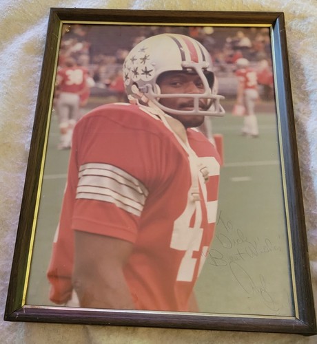 Vintage Archie Griffin Signed 10 by 14 Color Photo Framed Ohio State Buckeyes - Picture 2 of 5