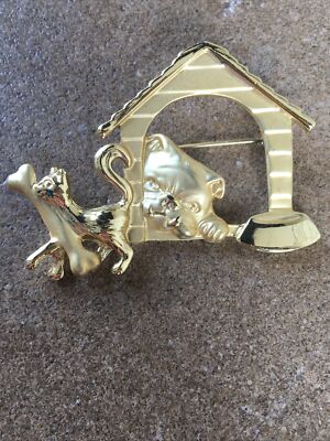 Vintage Costume Jewelry Gold Tone Metal Cat Taking Bone From Dog Cute Brooch Pin