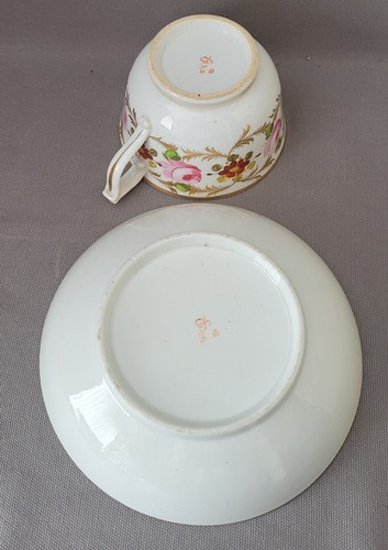 ANTIQUE DERBY HAND PAINTED FLOWERS WISHBONE HANDLE CUP & SAUCER C1825 - Picture 6 of 7