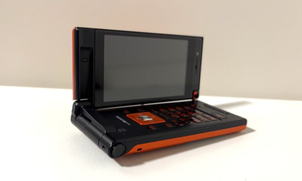ガラケー　P-04B docomo docomo P-04B Orange FOMA Japanese Flip Phone Keitai Cell