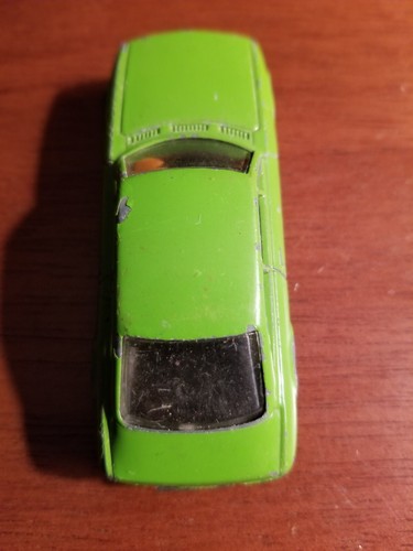 Playart Lime Green 1970 Isuzu 117 Coupe 1:64 Scale Car - Picture 3 of 7