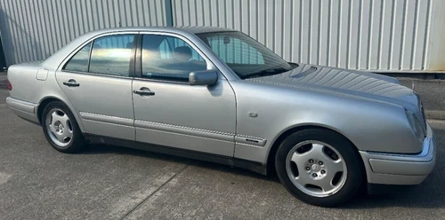 MERCEDES E280 AVANTGARDE AUTOMATIC (top spec in 1997) - Picture 1 of 21