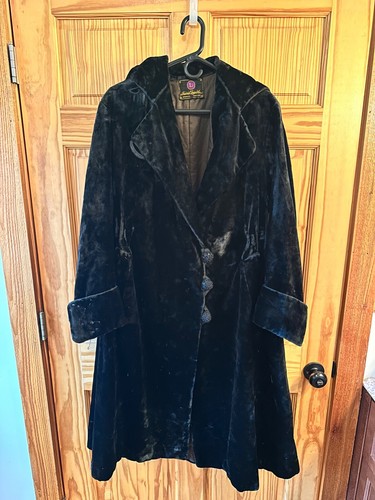 Frederick Loeser & Co 1930's Black Velvet Coat Silk Lining Crochet Buttons VTG - Picture 6 of 17