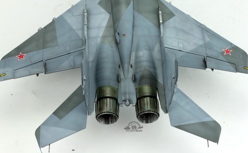 Prévente russe Mig-29 SMT Fulcrum 1:48 modèle construit par Pro - Photo 4 sur 24