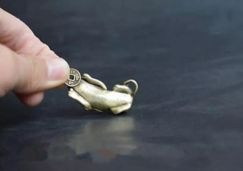 Chinese Old Pure brass God beast pixiu small pendant Collectibles - Picture 5 of 5