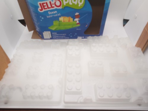 Jell-O Play Ocean Build Eat 4 Cutters & 3 Lego Boat Molds Jello NOT included - Picture 4 of 4
