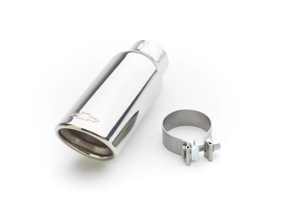 Chevrolet Silverado 2007-2024 5,3 L punta de escape cromada 84722771 corte angular con logotipo Foto 2 de 2